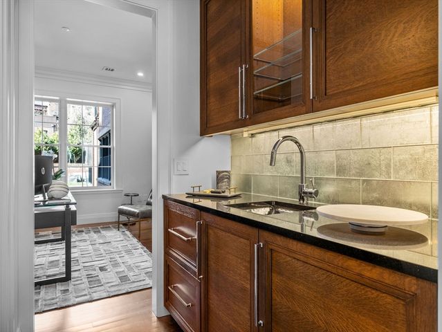 5 Joy Res One, Boston, MA 02108