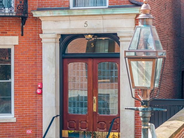 5 Joy Res One, Boston, MA 02108