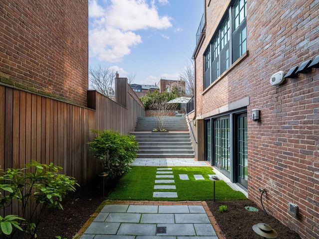 5 Joy Res One, Boston, MA 02108