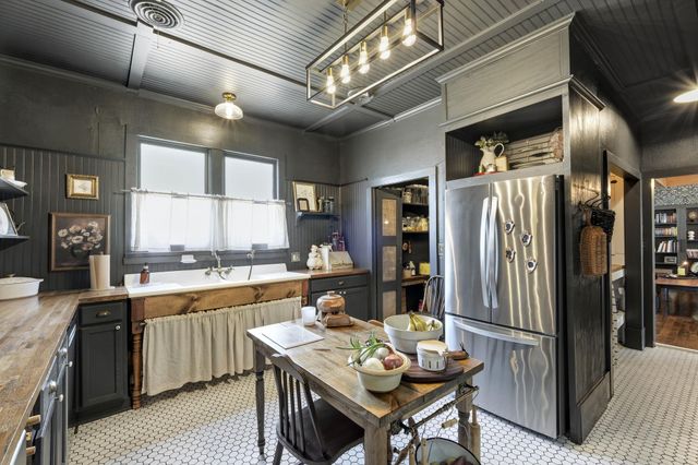 703 W Buck ST, Caldwell, TX 77836