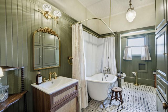 703 W Buck ST, Caldwell, TX 77836