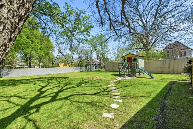 703 W Buck ST, Caldwell, TX 77836