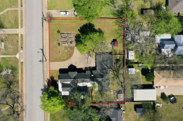 703 W Buck ST, Caldwell, TX 77836