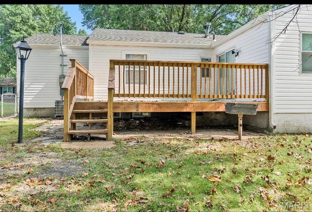 10519 Repose Drive, St Louis, MO 63137
