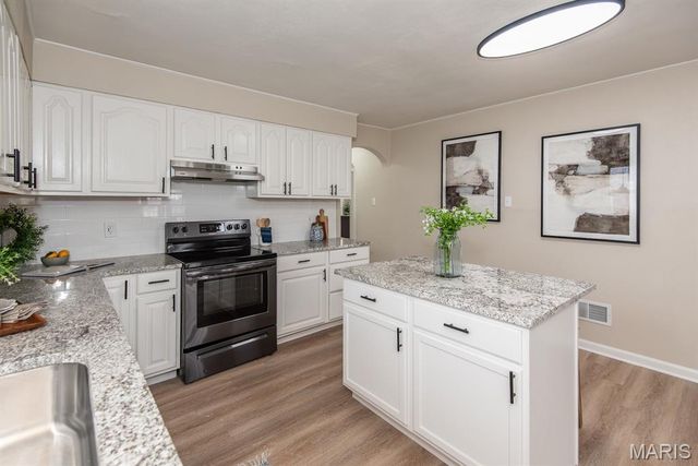 4048 Buckley Road, Mehlville, MO 63125