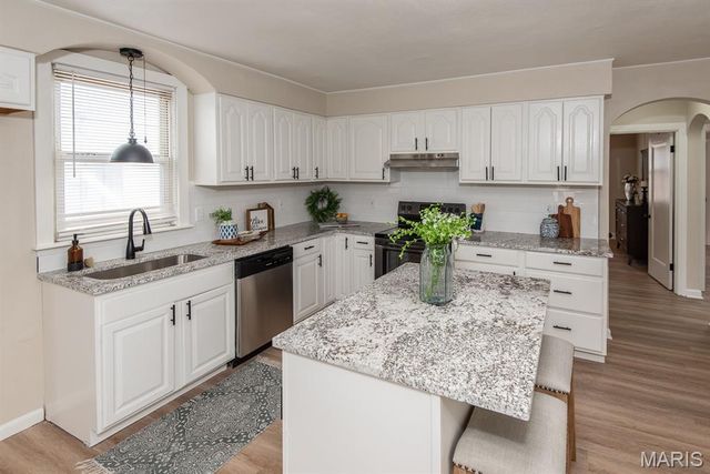 4048 Buckley Road, Mehlville, MO 63125