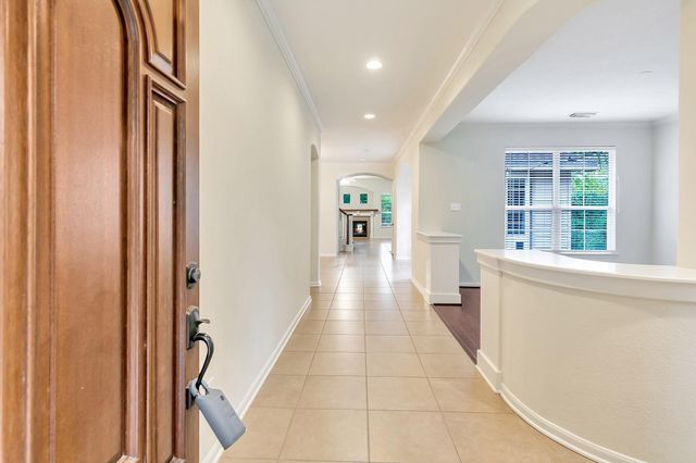 31 Middle Gate, The Woodlands, TX 77382