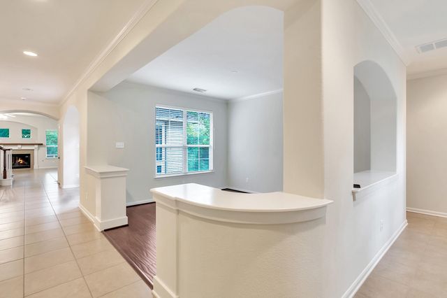 31 Middle Gate, The Woodlands, TX 77382