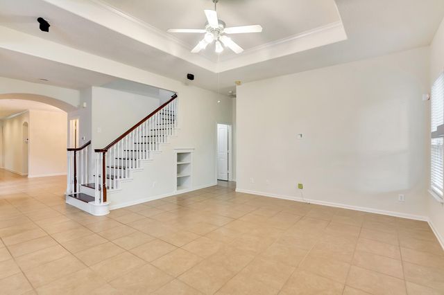 31 Middle Gate, The Woodlands, TX 77382