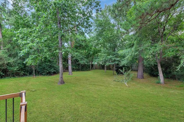 31 Middle Gate, The Woodlands, TX 77382