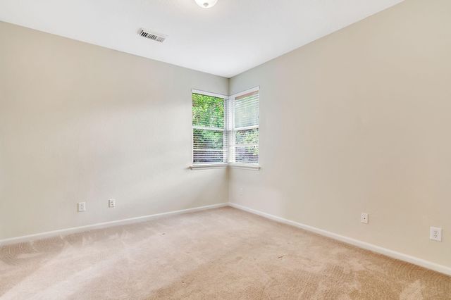 31 Middle Gate, The Woodlands, TX 77382