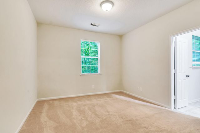 31 Middle Gate, The Woodlands, TX 77382