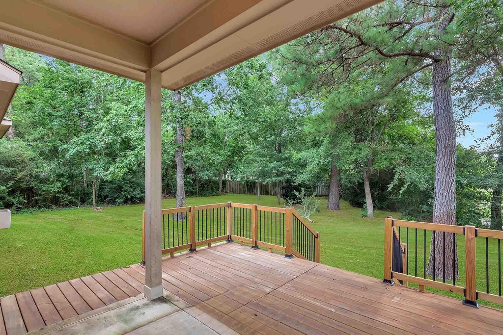 31 Middle Gate, The Woodlands, TX 77382