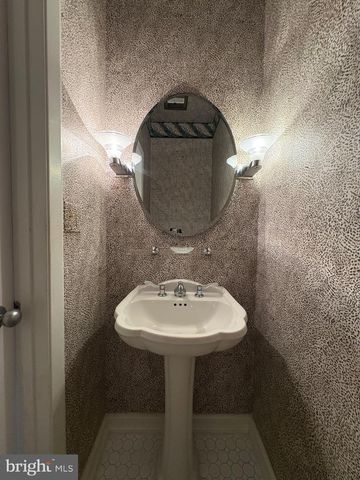 28 BOUTON GREEN CT, Baltimore, MD 21210