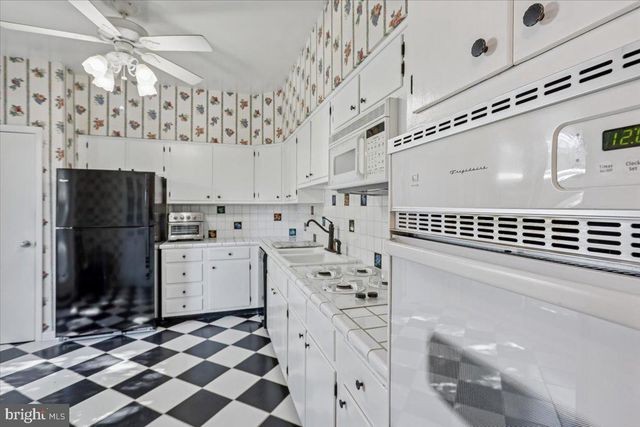 28 BOUTON GREEN CT, Baltimore, MD 21210