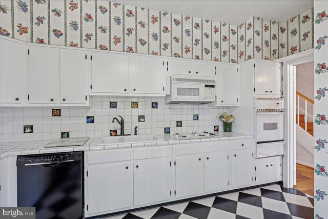 28 BOUTON GREEN CT, Baltimore, MD 21210