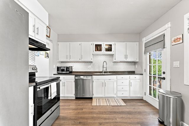 4407 67th Street, Urbandale, IA 50322