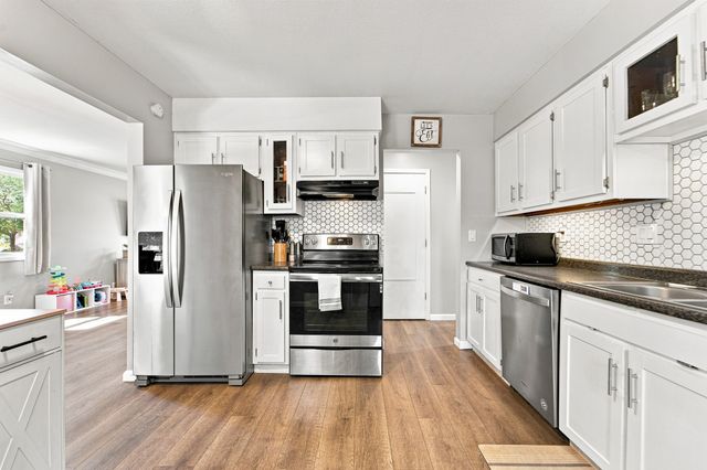 4407 67th Street, Urbandale, IA 50322