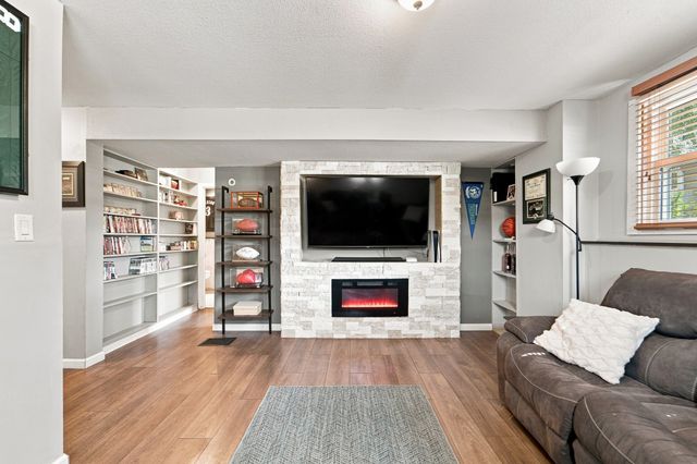4407 67th Street, Urbandale, IA 50322