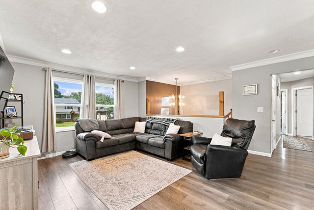 4407 67th Street, Urbandale, IA 50322