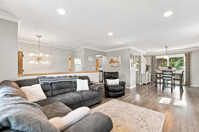 4407 67th Street, Urbandale, IA 50322