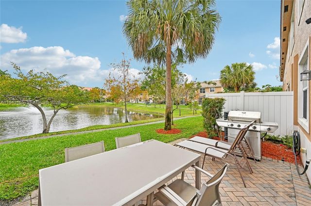 4310 Colony View Dr, Lake Worth, FL 33463