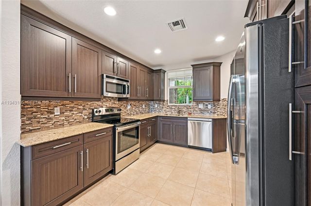 4310 Colony View Dr, Lake Worth, FL 33463