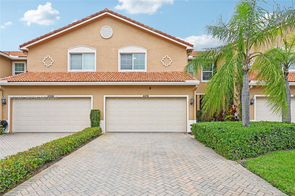 4310 Colony View Dr, Lake Worth, FL 33463