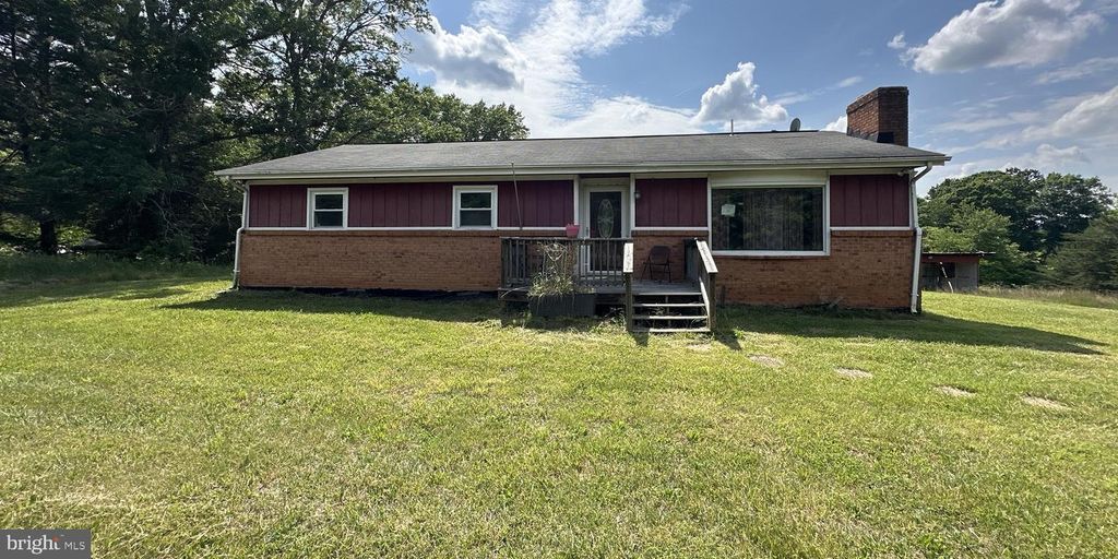 22064 YELLOW BOTTOM RD, Lignum, VA 22726
