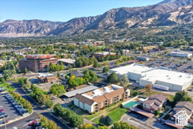 1091 COUNTRY HILLS DR #306, Ogden, UT 84403