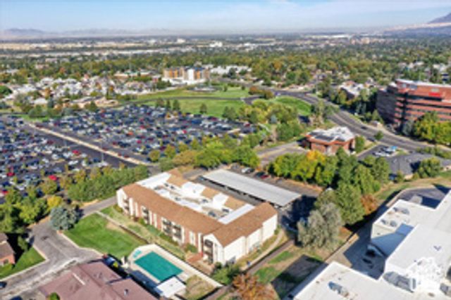 1091 COUNTRY HILLS DR #306, Ogden, UT 84403