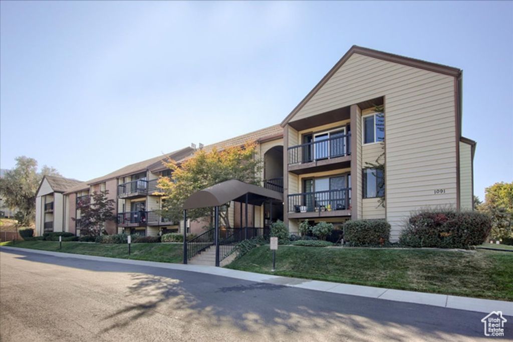 1091 COUNTRY HILLS DR #306, Ogden, UT 84403