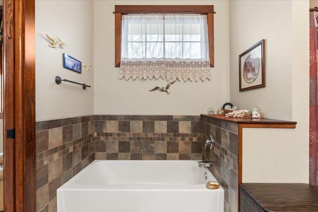 1430 Woodland Way, Lake City, MN 55041