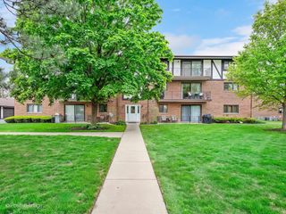 10985 S 84th Avenue 2B, Palos Hills, IL 60465