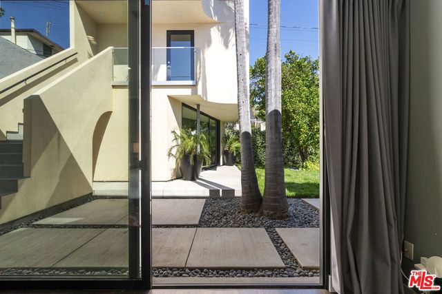 1640 N Gardner Street, Los Angeles, CA 90046