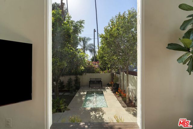 1640 N Gardner Street, Los Angeles, CA 90046