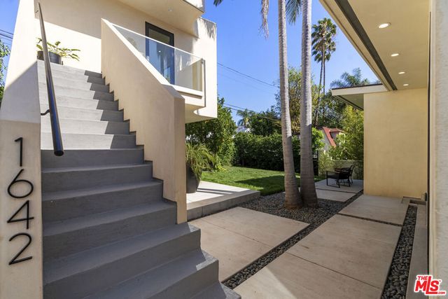 1640 N Gardner Street, Los Angeles, CA 90046