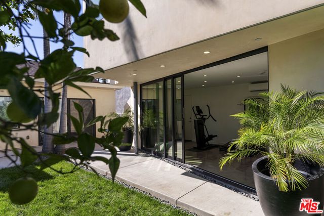 1640 N Gardner Street, Los Angeles, CA 90046