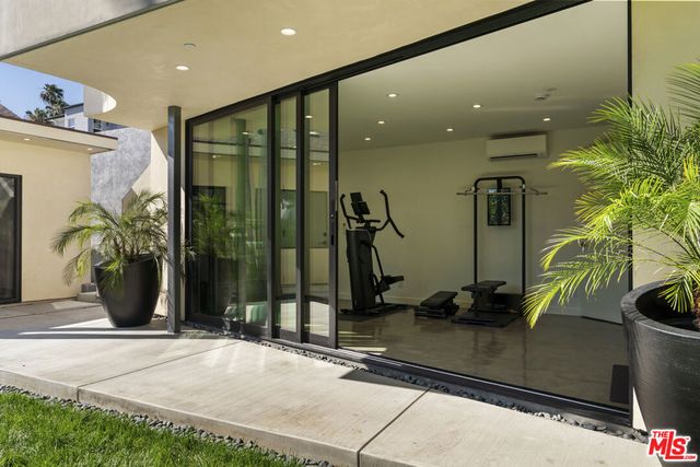 1640 N Gardner Street, Los Angeles, CA 90046