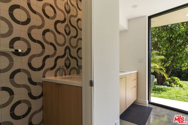 1640 N Gardner Street, Los Angeles, CA 90046