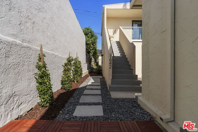 1640 N Gardner Street, Los Angeles, CA 90046