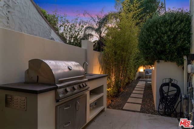 1640 N Gardner Street, Los Angeles, CA 90046