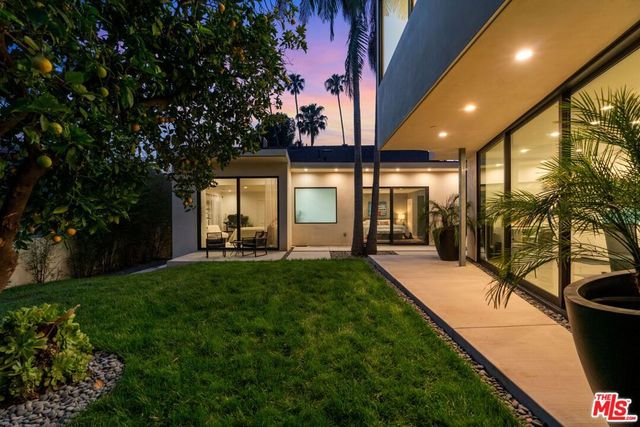 1640 N Gardner Street, Los Angeles, CA 90046