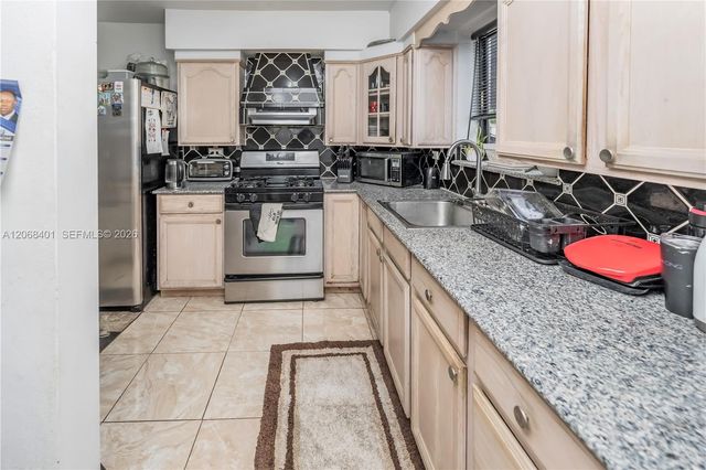 1365 NW 192nd Terrace, Miami Gardens, FL 33169