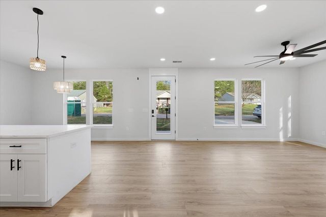 104 Backwater Way, Greenville, SC 29611