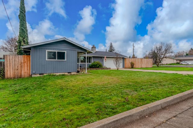 3086 Arthur Avenue, Medford, OR 97501