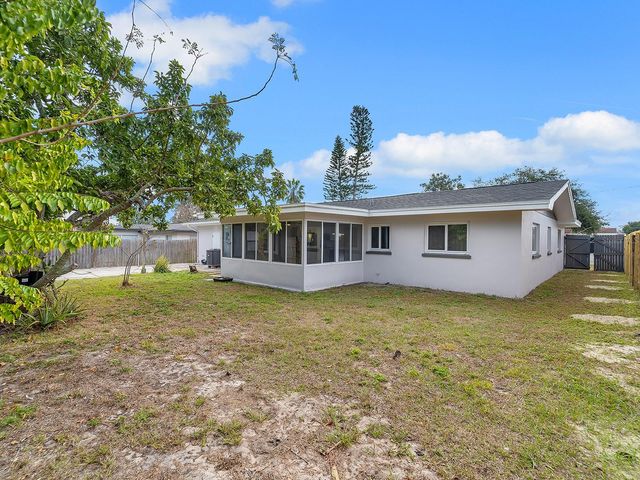 1324 CHESTERFIELD DRIVE, Clearwater, FL 33756