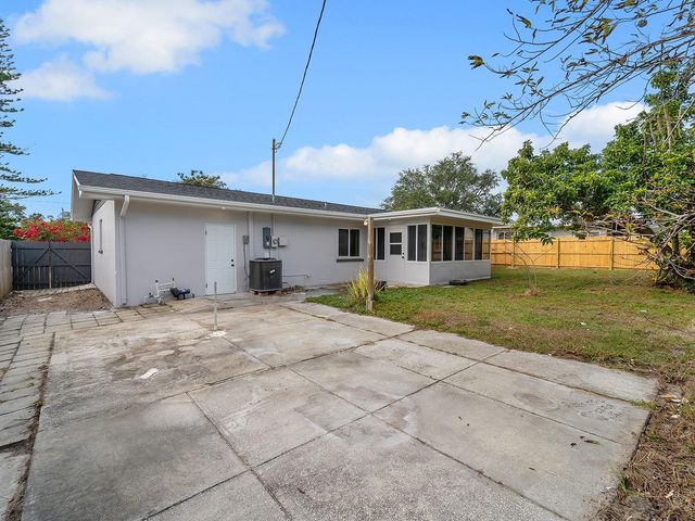 1324 CHESTERFIELD DRIVE, Clearwater, FL 33756