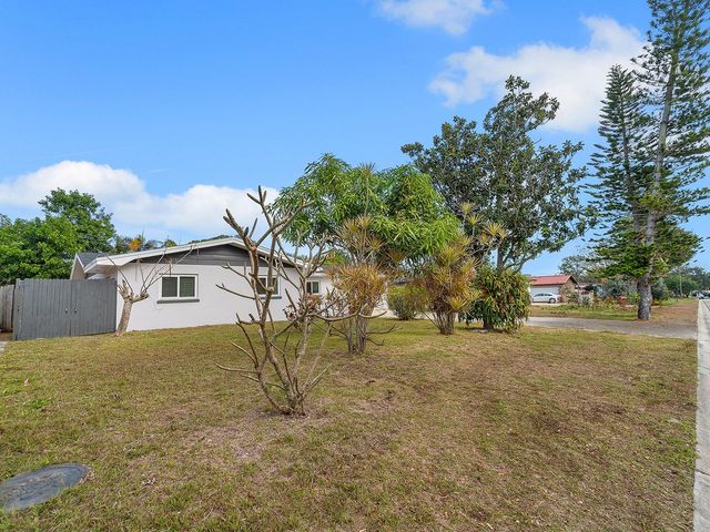 1324 CHESTERFIELD DRIVE, Clearwater, FL 33756
