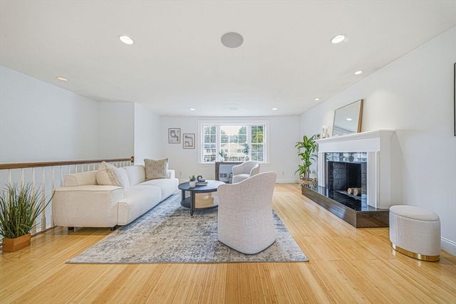 8 Stanley Drive, Framingham, MA 01701